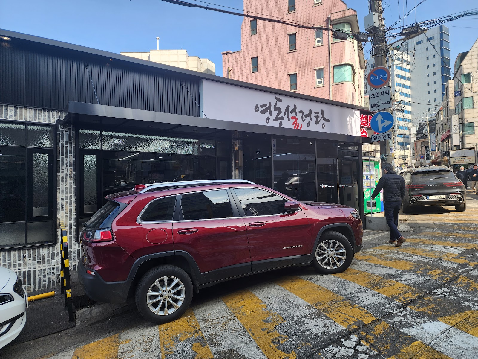 Beyond the Red Bricks: 4 Essential Seongsu-Dong Cafes Local Trendsetters Can't Stop Visiting