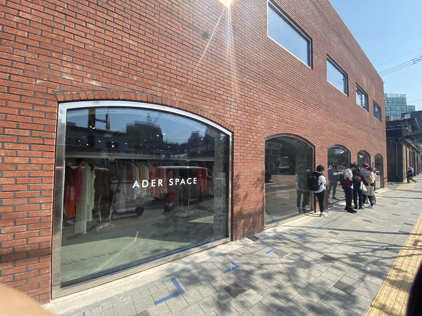 Beyond the Hype: The Ultimate Insider’s Guide to Seongsu-Dong’s K-Pop Pop-Ups & Concept Showrooms