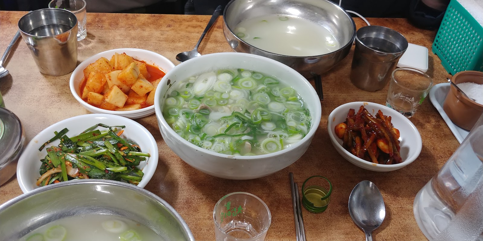 Sung Si-kyung's Seoul Food Playbook: 4 Legendary Spots Featured on 'Meokultende' That Locals Swear By