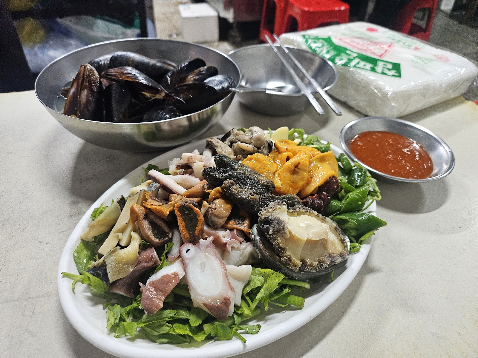 Beyond Lotte Tower: 4 Local-Approved Dining Spots Around Songridan-Gil You Can't Miss