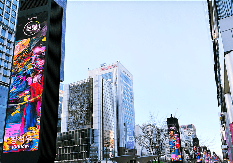 Gangnam Square Media Poles at night