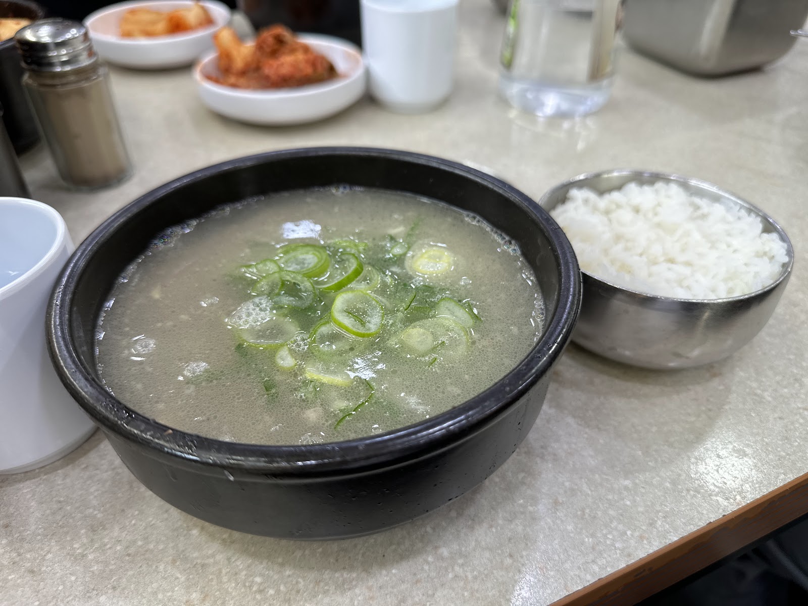 영동설렁탕 - The Vibe: A True Local Institution